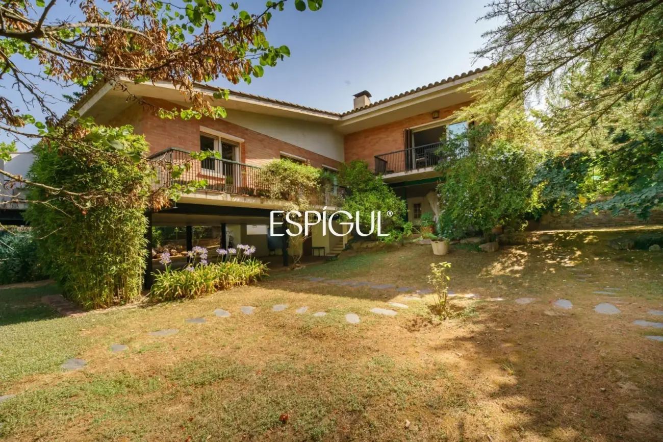 CASA EN VENTA EN BELLATERRA