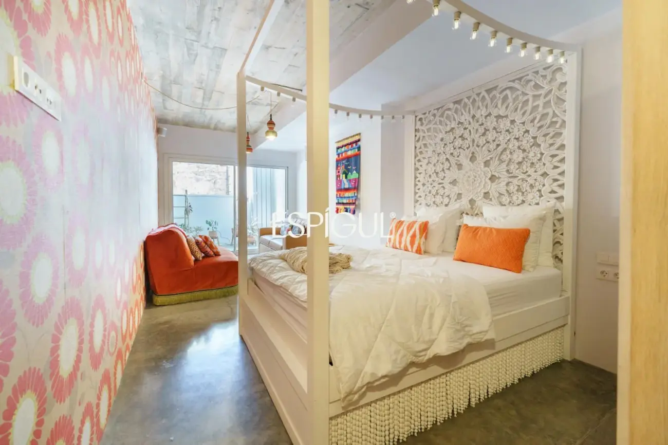 Excepcional residencia de diseñador con vistas a Barcelona y La Sagrada Família