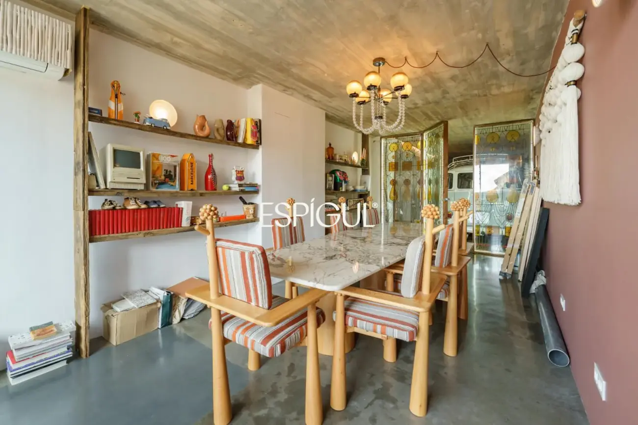 Excepcional residencia de diseñador con vistas a Barcelona y La Sagrada Família