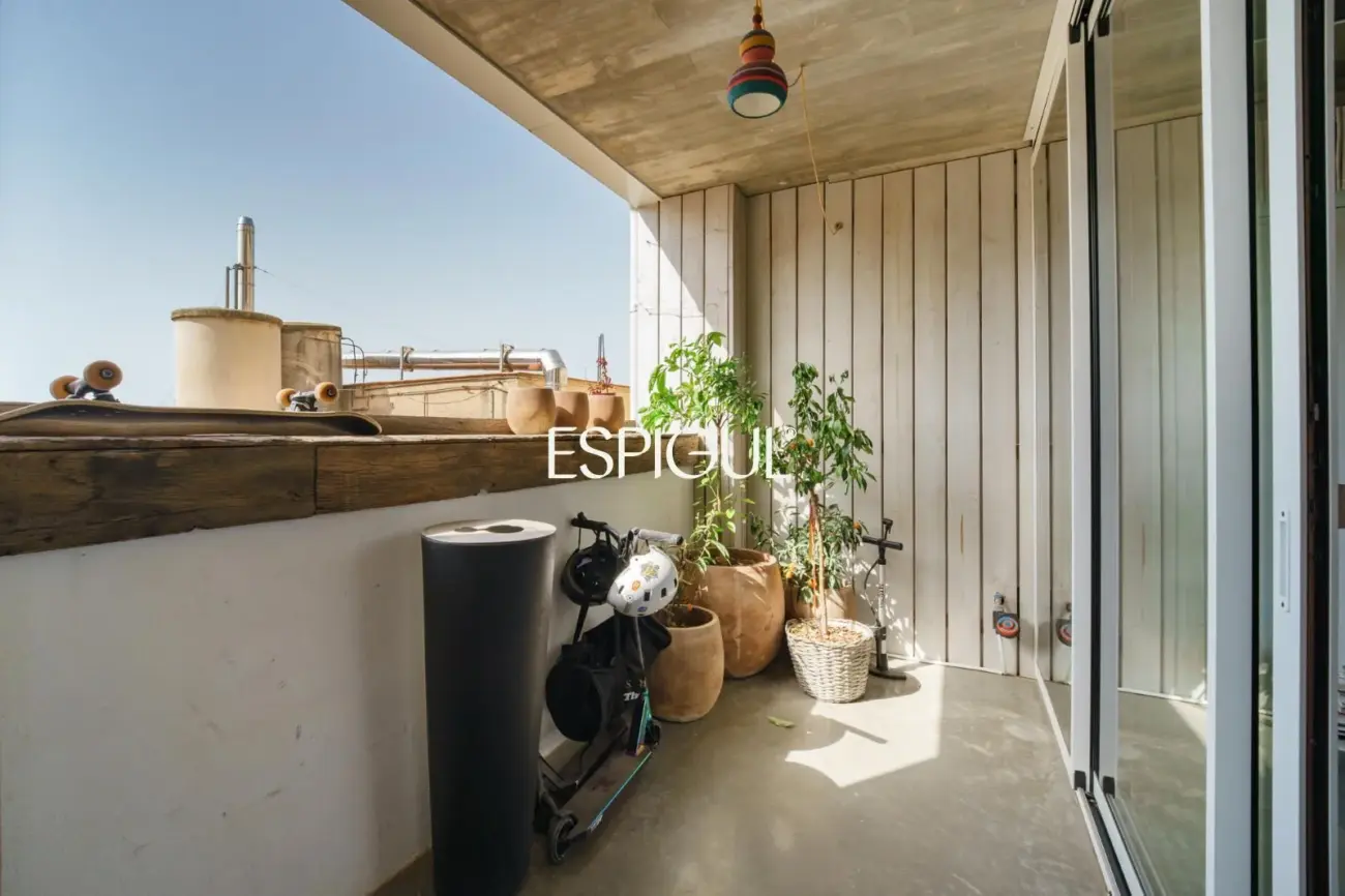 Excepcional residencia de diseñador con vistas a Barcelona y La Sagrada Família