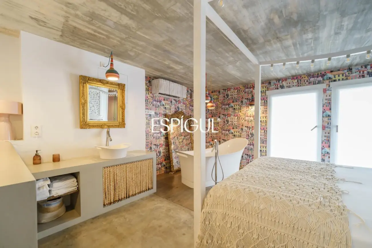 Excepcional residencia de diseñador con vistas a Barcelona y La Sagrada Família