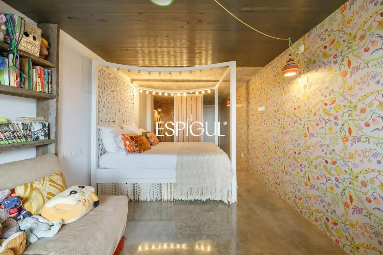 Excepcional residencia de diseñador con vistas a Barcelona y La Sagrada Família
