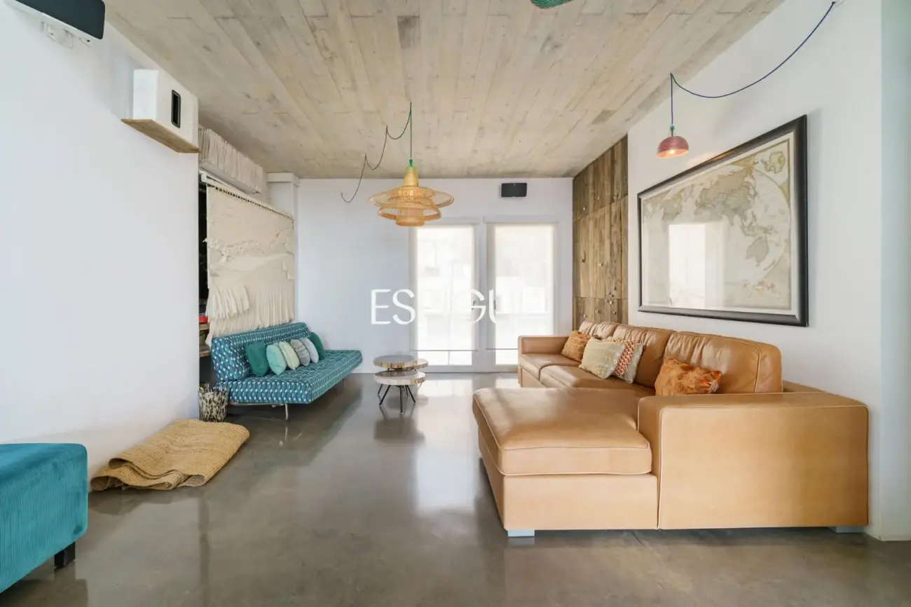 Excepcional residencia de diseñador con vistas a Barcelona y La Sagrada Família