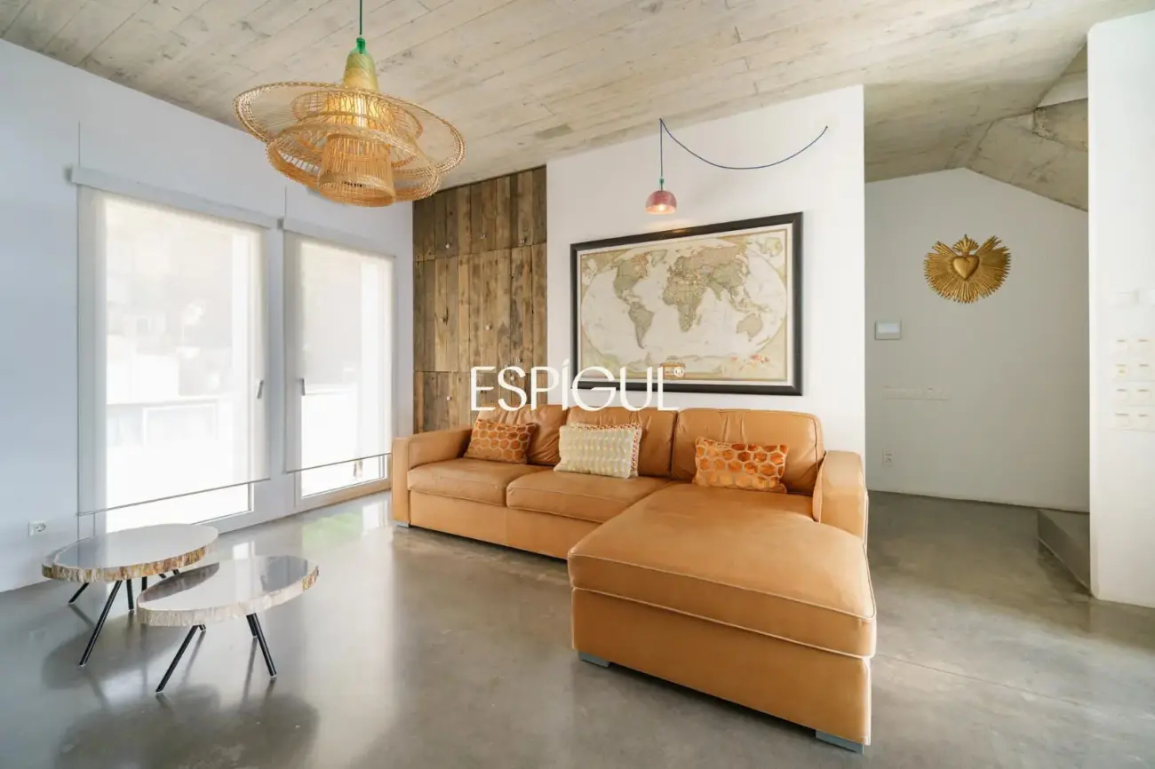 Excepcional residencia de diseñador con vistas a Barcelona y La Sagrada Família