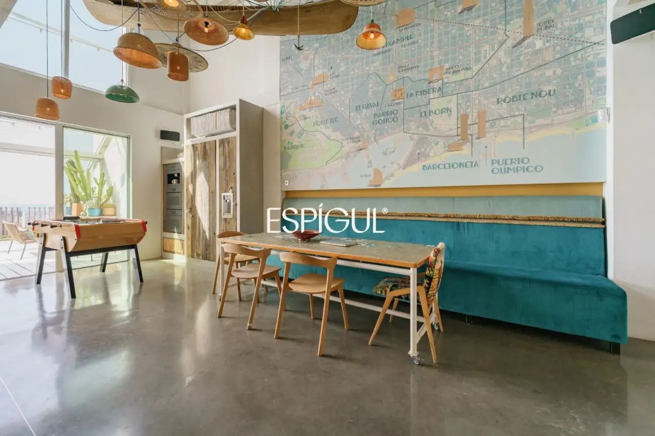 Excepcional residencia de diseñador con vistas a Barcelona y La Sagrada Família