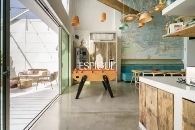 Excepcional residencia de diseñador con vistas a Barcelona y La Sagrada Família
