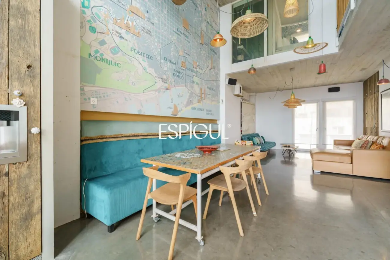 Excepcional residencia de diseñador con vistas a Barcelona y La Sagrada Família