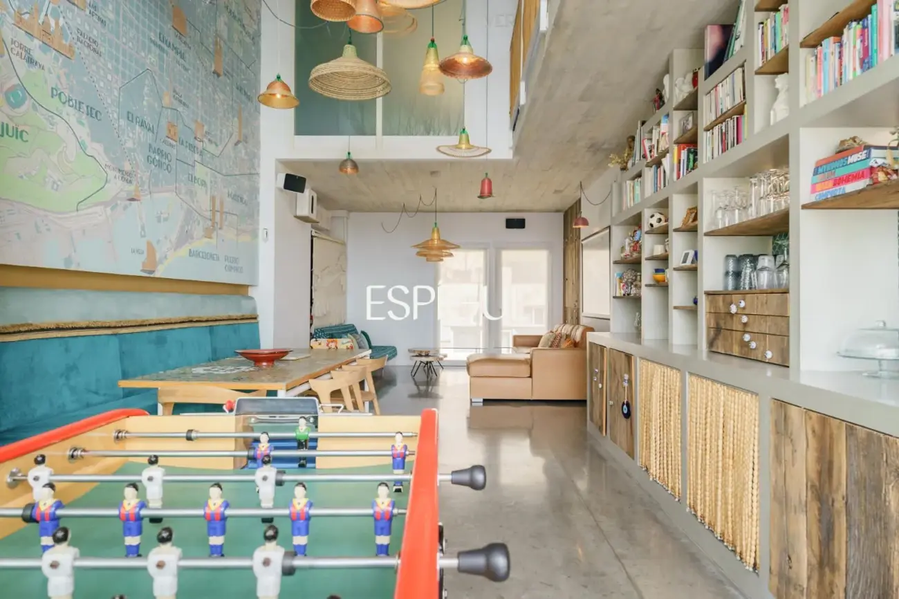 Excepcional residencia de diseñador con vistas a Barcelona y La Sagrada Família