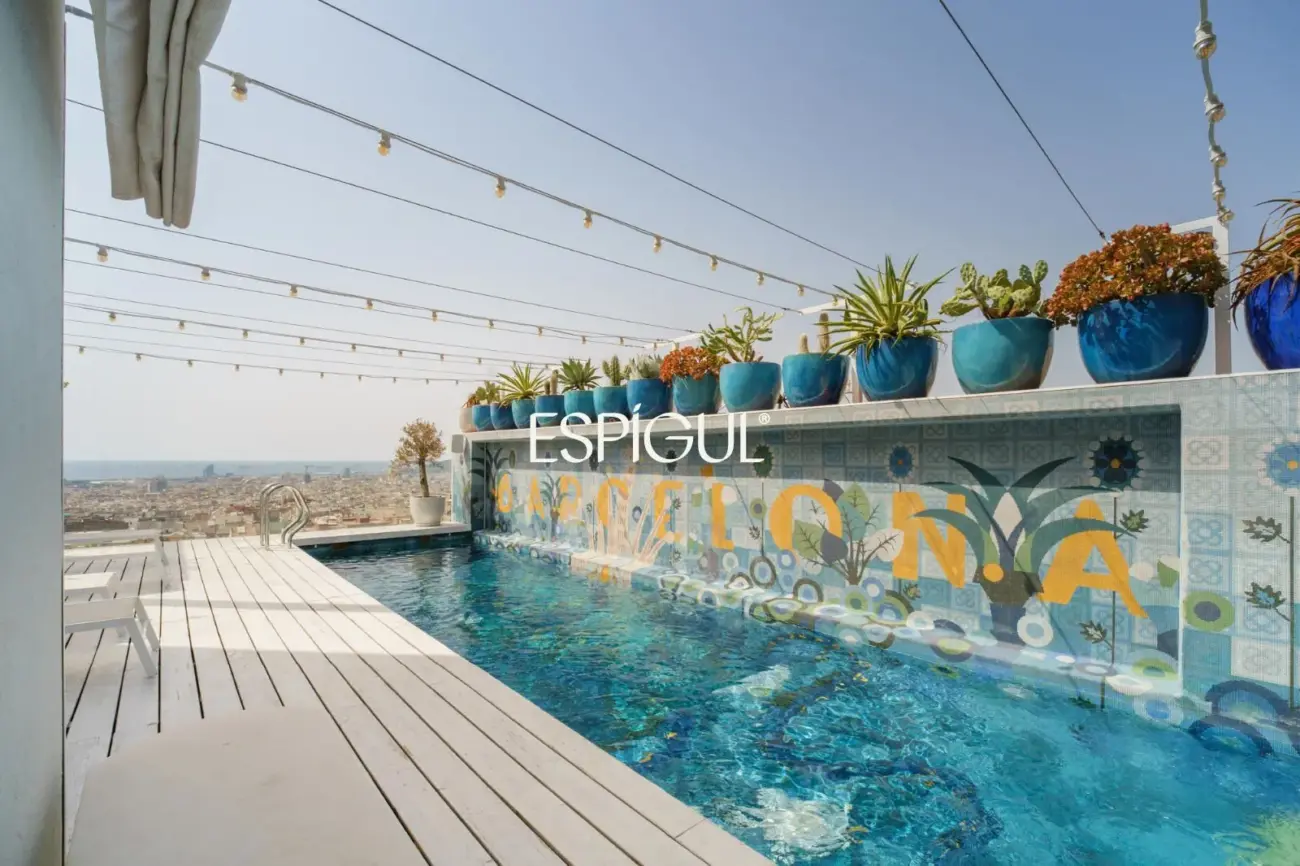 Excepcional residencia de diseñador con vistas a Barcelona y La Sagrada Família