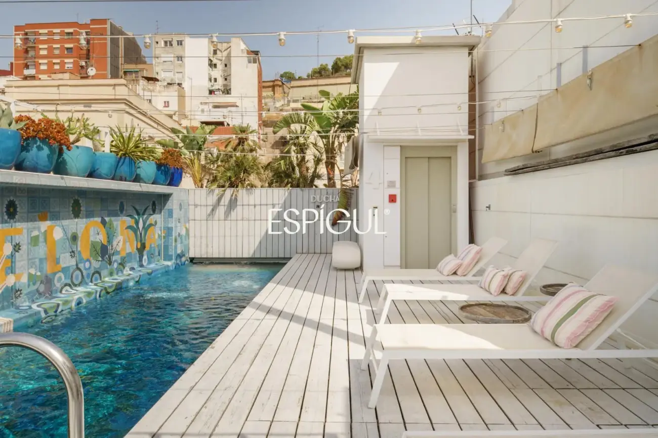 Excepcional residencia de diseñador con vistas a Barcelona y La Sagrada Família