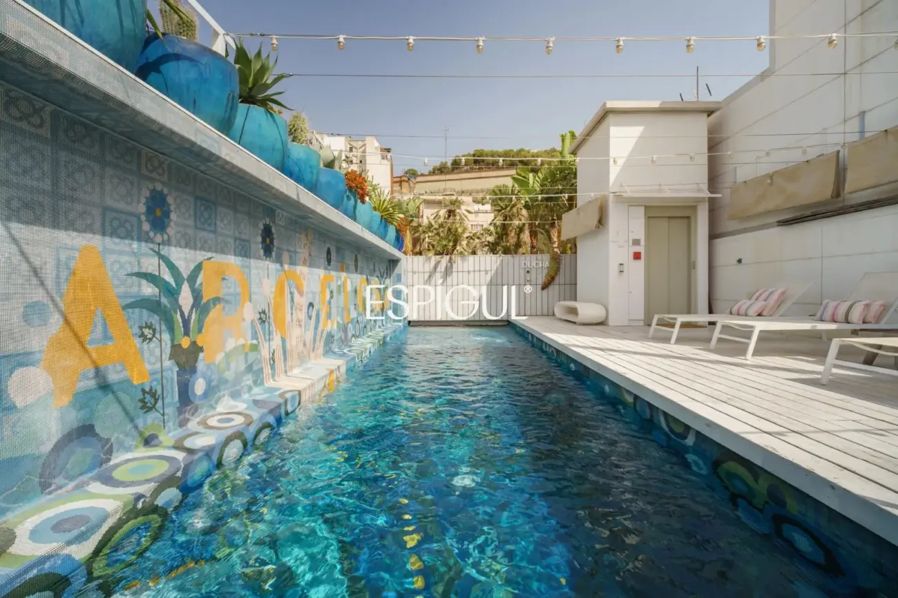 Excepcional residencia de diseñador con vistas a Barcelona y La Sagrada Família