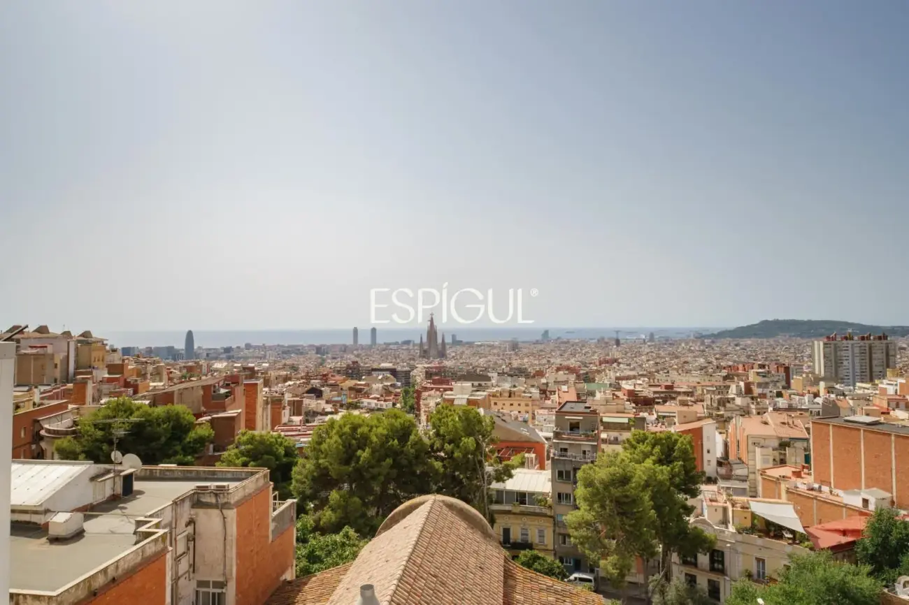 Excepcional residencia de diseñador con vistas a Barcelona y La Sagrada Família
