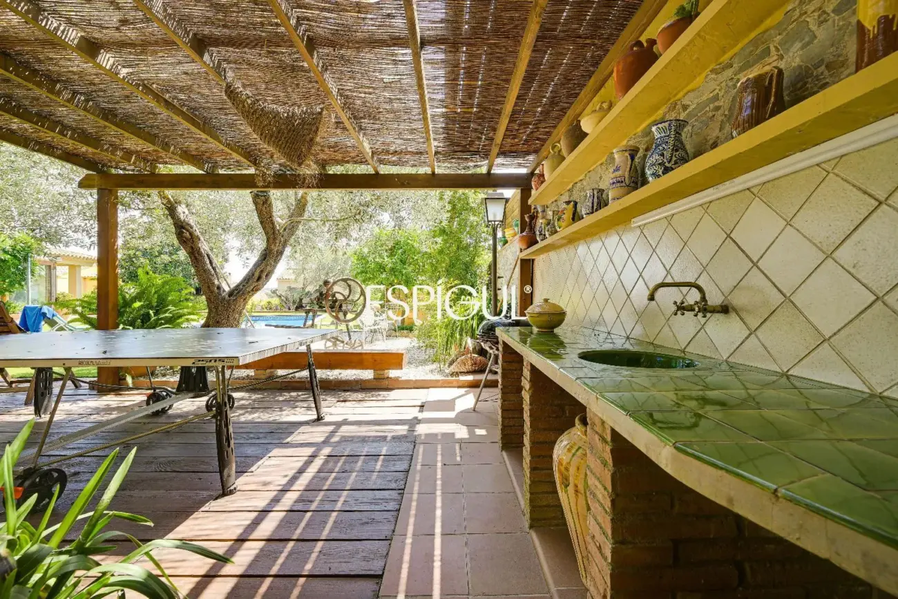 Exclusiva casa con piscina en Mont-ras