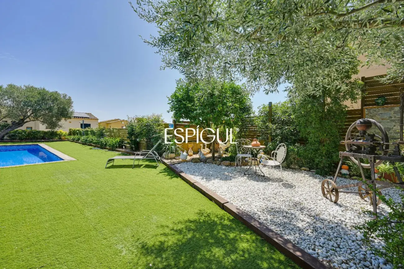 Exclusiva casa con piscina en Mont-ras