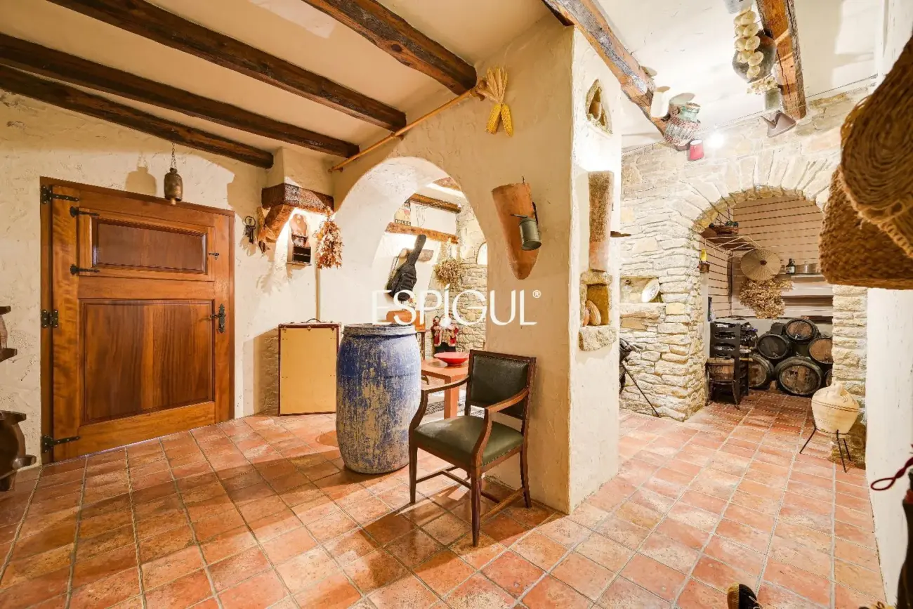 Exclusiva casa con piscina en Mont-ras