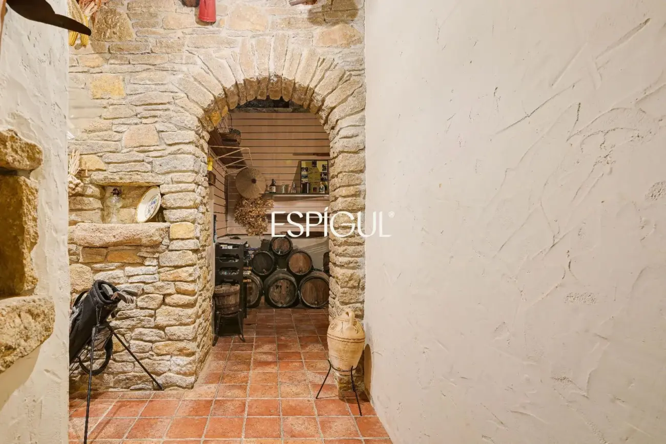Exclusiva casa con piscina en Mont-ras