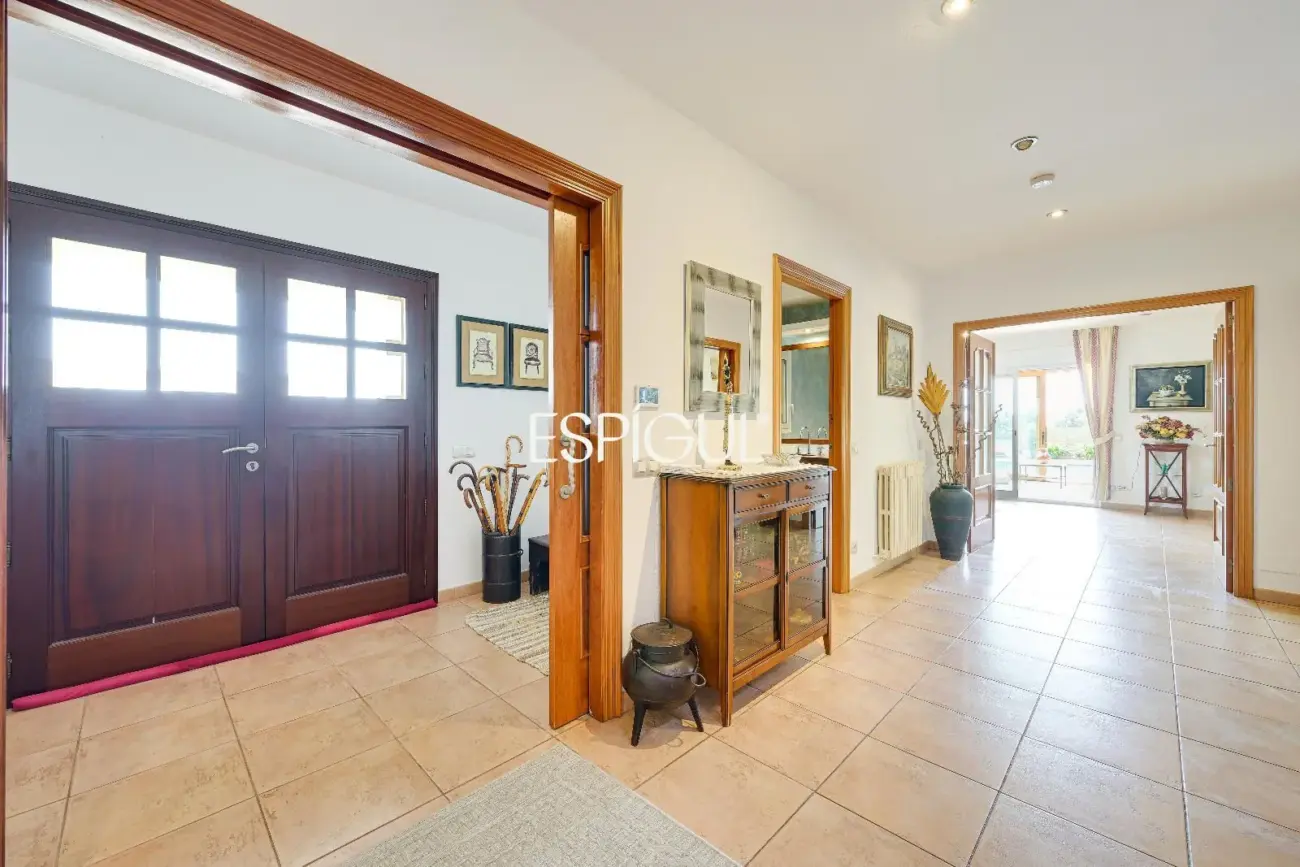 Exclusiva casa con piscina en Mont-ras