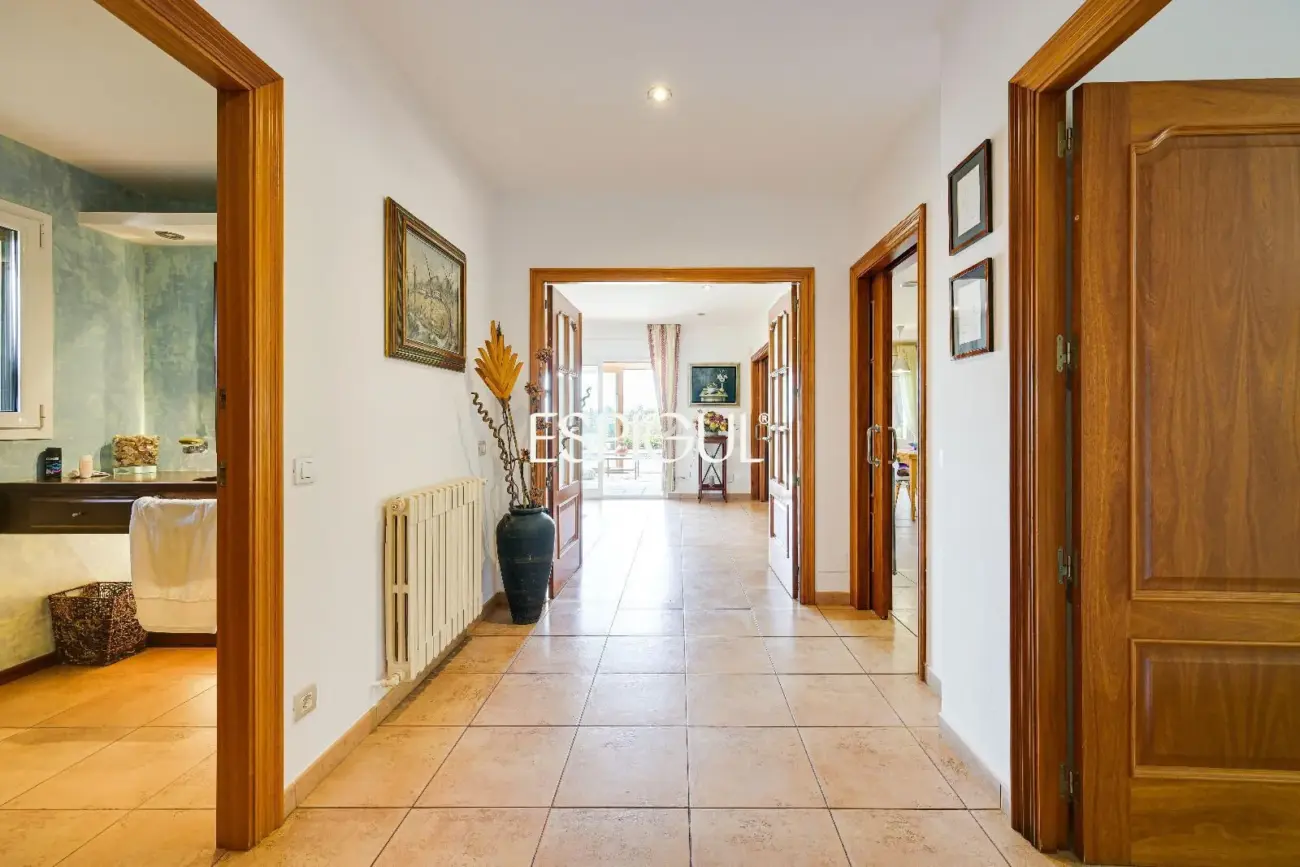 Exclusiva casa con piscina en Mont-ras