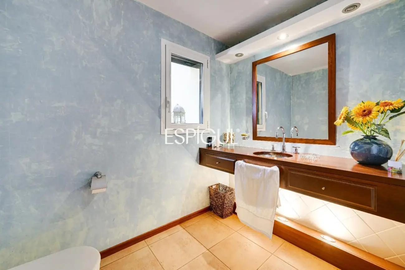 Exclusiva casa con piscina en Mont-ras