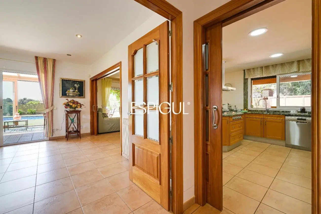 Exclusiva casa con piscina en Mont-ras