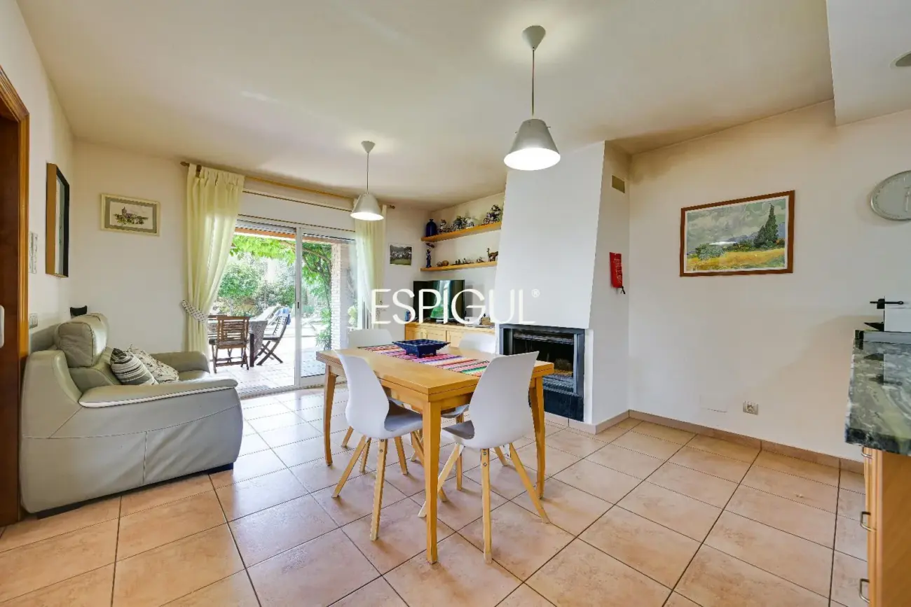 Exclusiva casa con piscina en Mont-ras