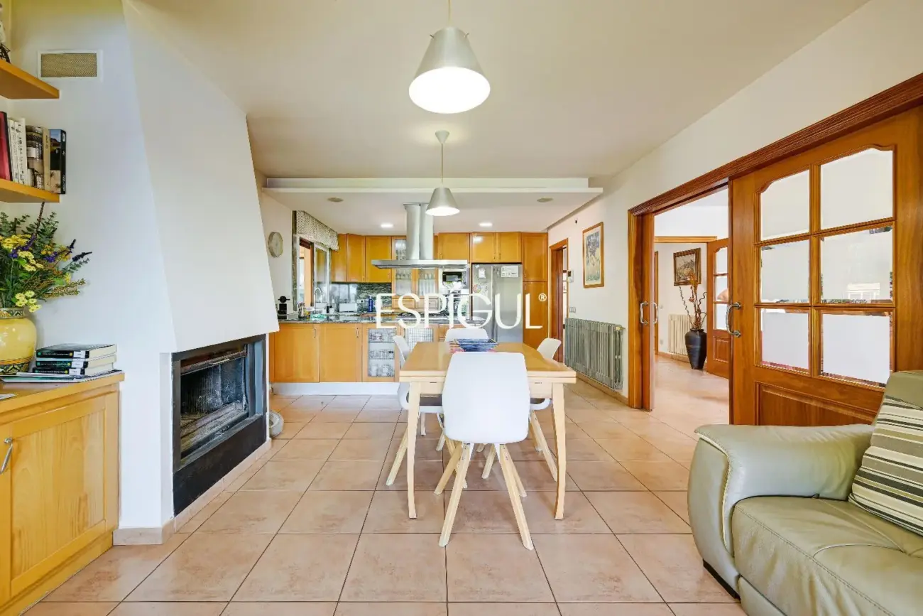 Exclusiva casa con piscina en Mont-ras