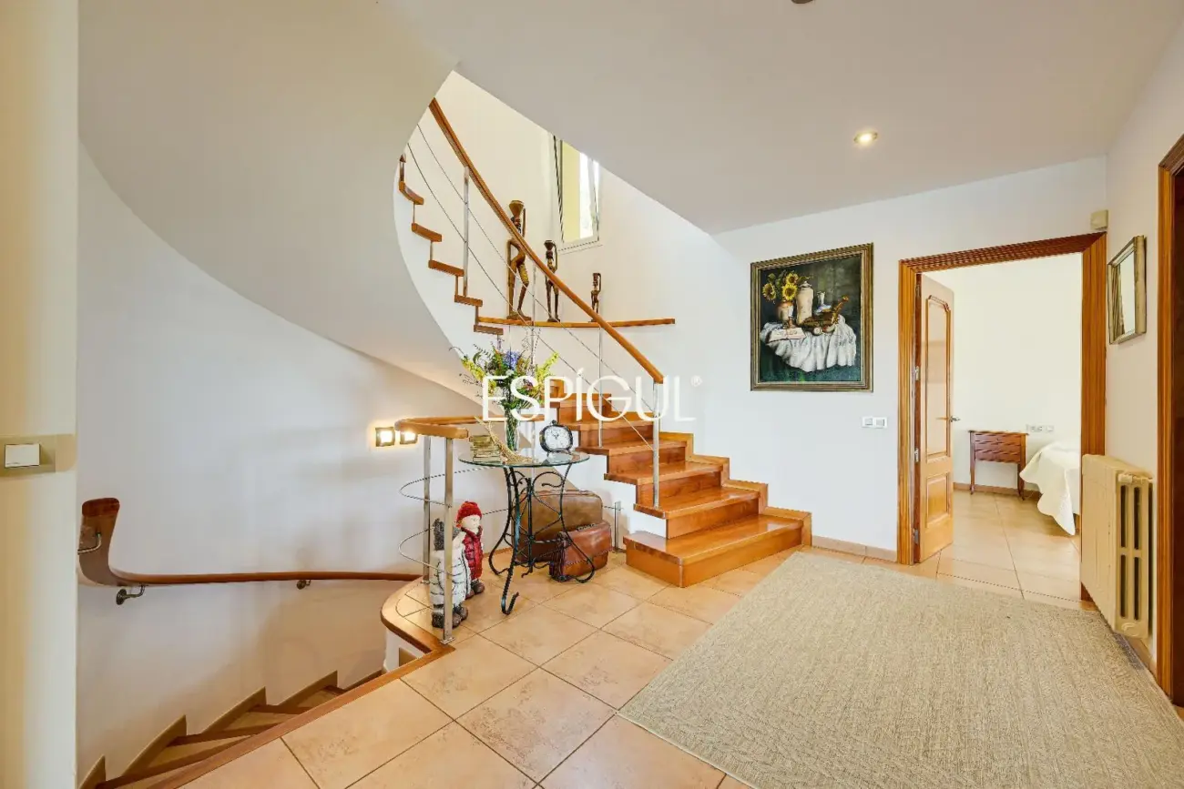 Exclusiva casa con piscina en Mont-ras
