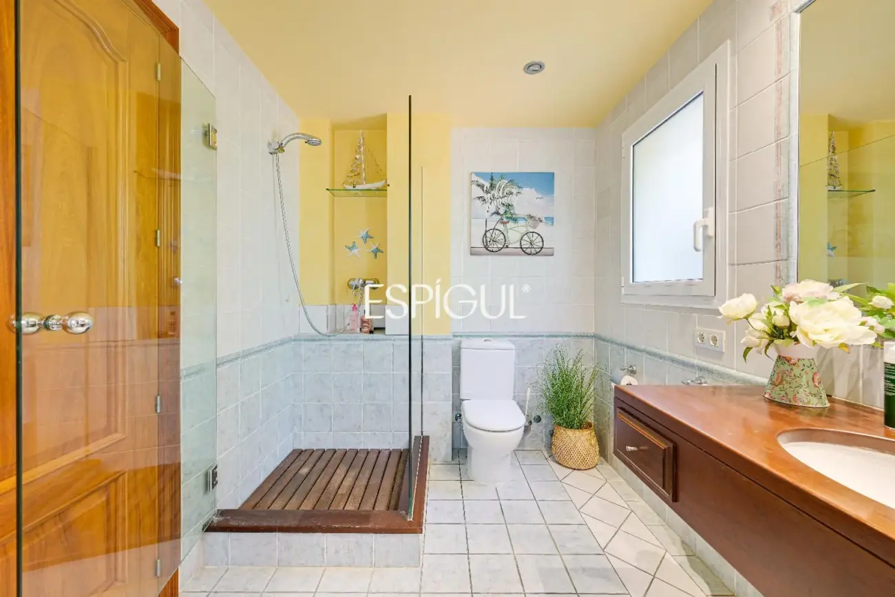 Exclusiva casa con piscina en Mont-ras