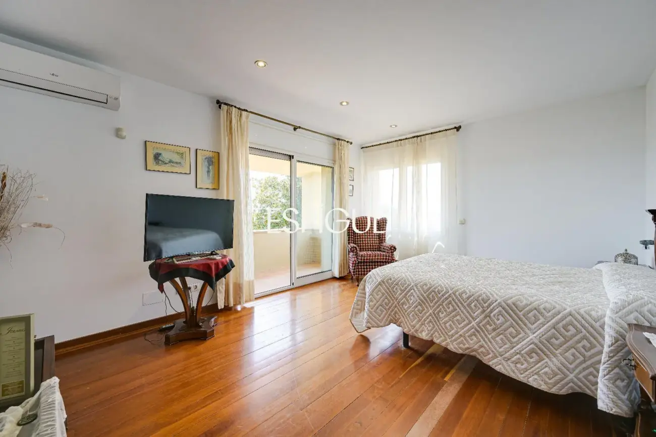 Exclusiva casa con piscina en Mont-ras