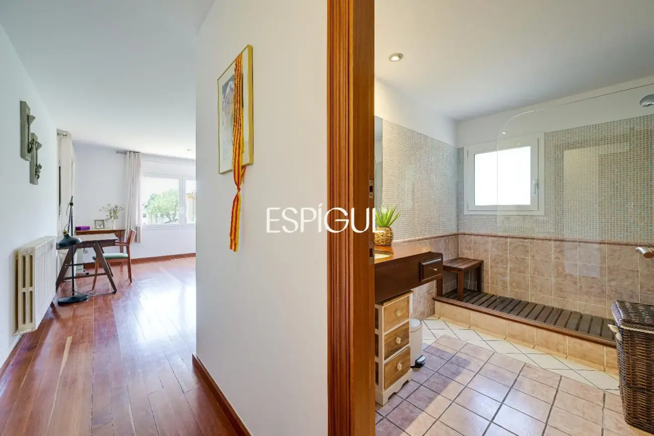 Exclusiva casa con piscina en Mont-ras