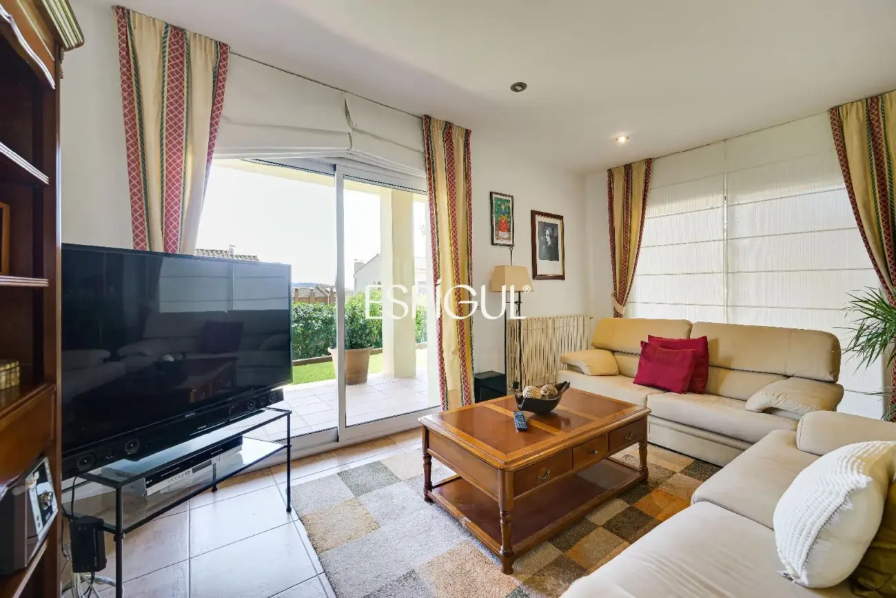 Exclusiva casa con piscina en Mont-ras