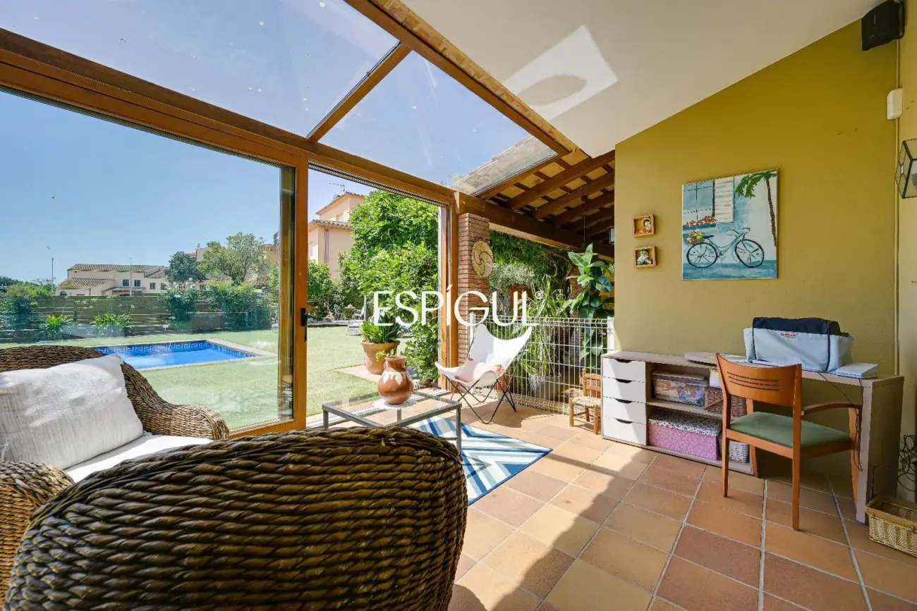 Exclusiva casa con piscina en Mont-ras