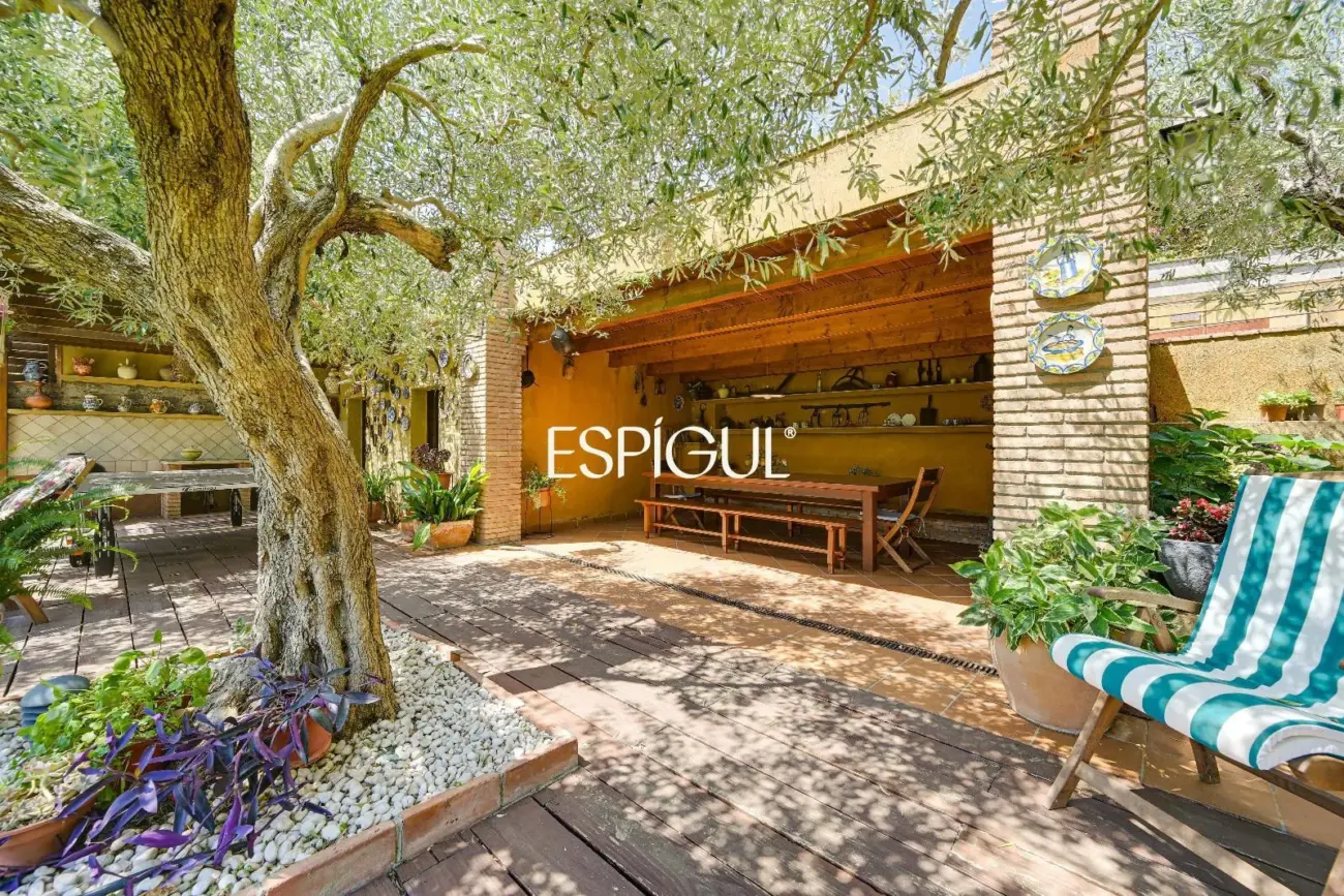 Exclusiva casa con piscina en Mont-ras