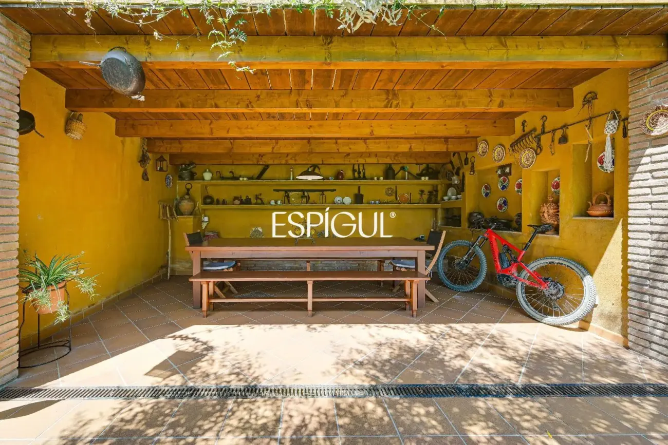 Exclusiva casa con piscina en Mont-ras