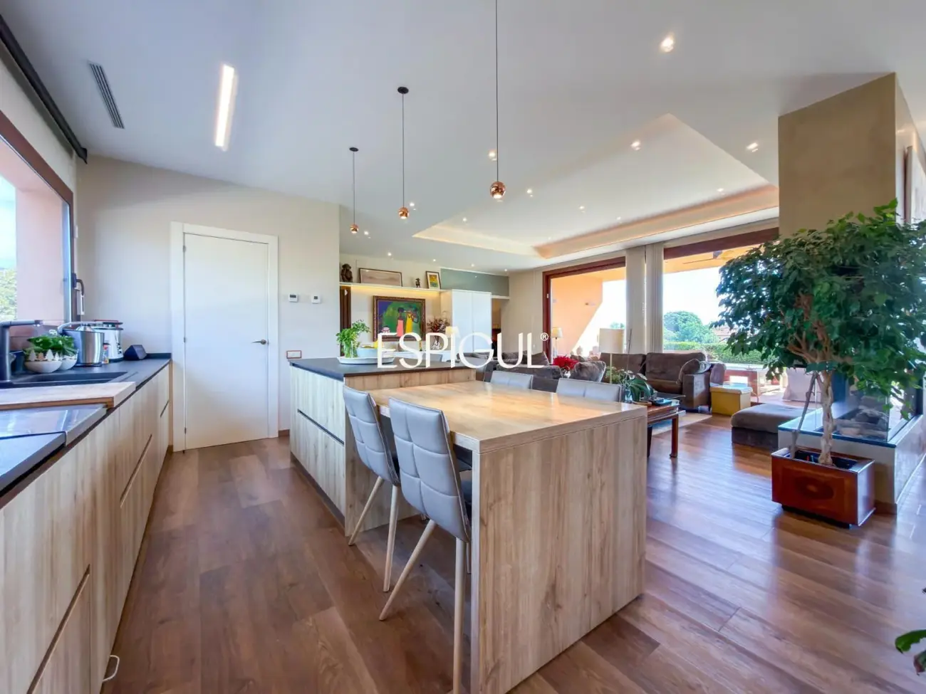 Exclusiva residencia contemporánea con vistas al mar en Sant Vicenç de Montalt