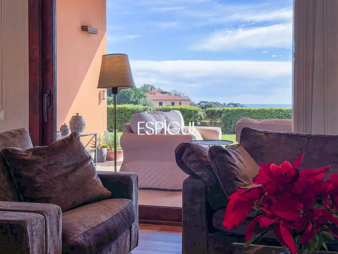 Exclusiva residencia contemporánea con vistas al mar en Sant Vicenç de Montalt