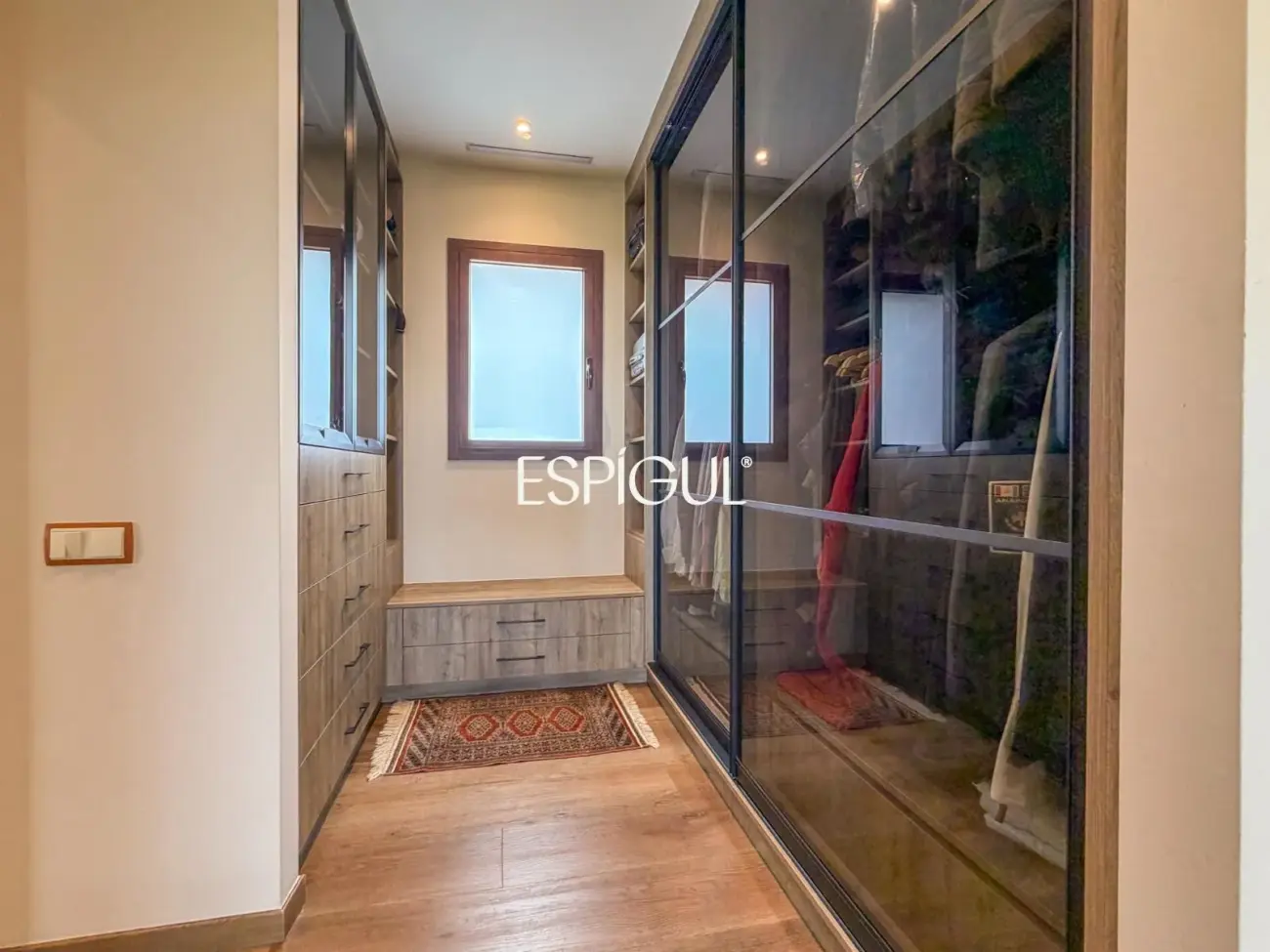 Exclusiva residencia contemporánea con vistas al mar en Sant Vicenç de Montalt