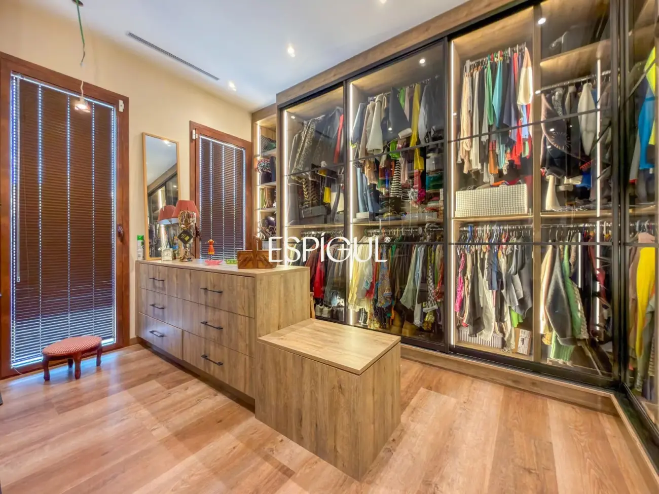 Exclusiva residencia contemporánea con vistas al mar en Sant Vicenç de Montalt