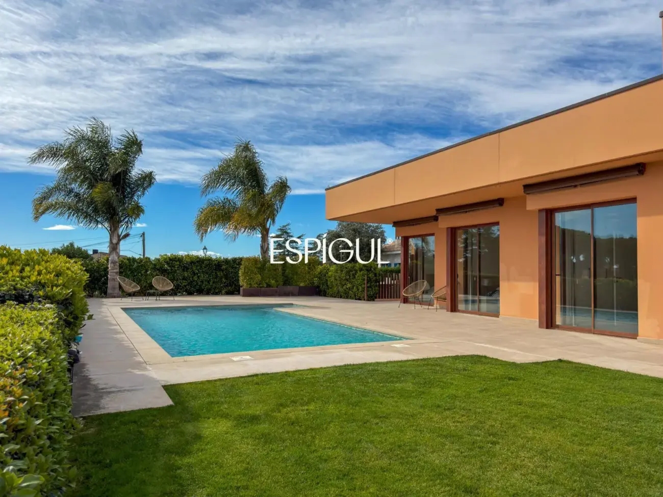 Exclusiva residencia contemporánea con vistas al mar en Sant Vicenç de Montalt