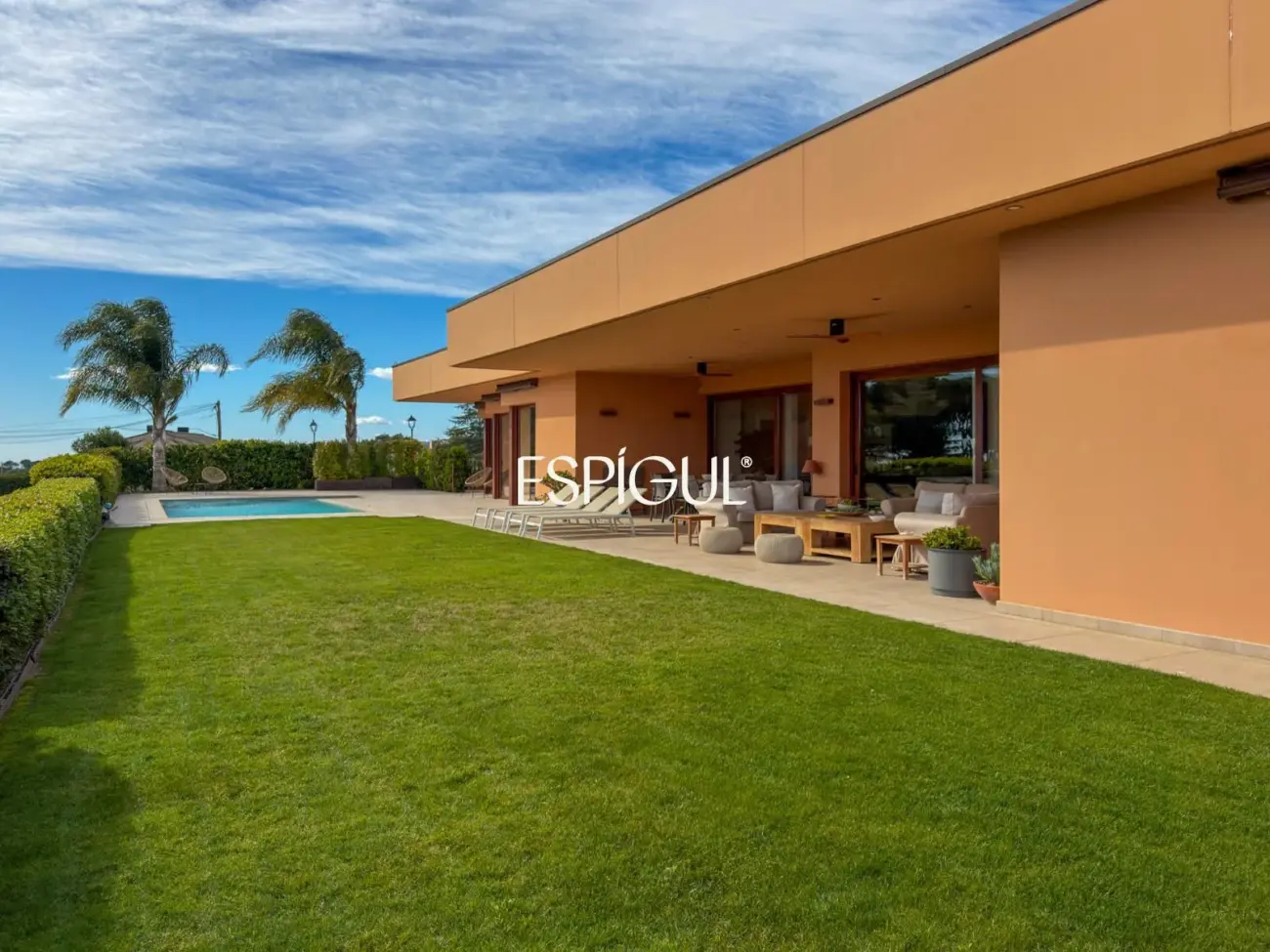 Exclusiva residencia contemporánea con vistas al mar en Sant Vicenç de Montalt