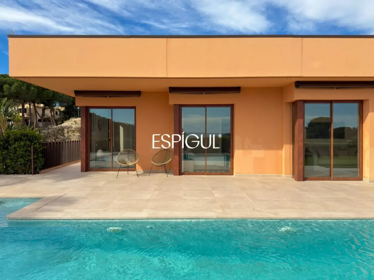 Exclusiva residencia contemporánea con vistas al mar en Sant Vicenç de Montalt