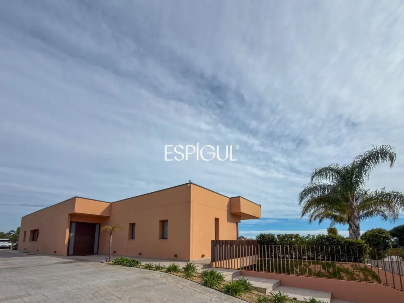Exclusiva residencia contemporánea con vistas al mar en Sant Vicenç de Montalt