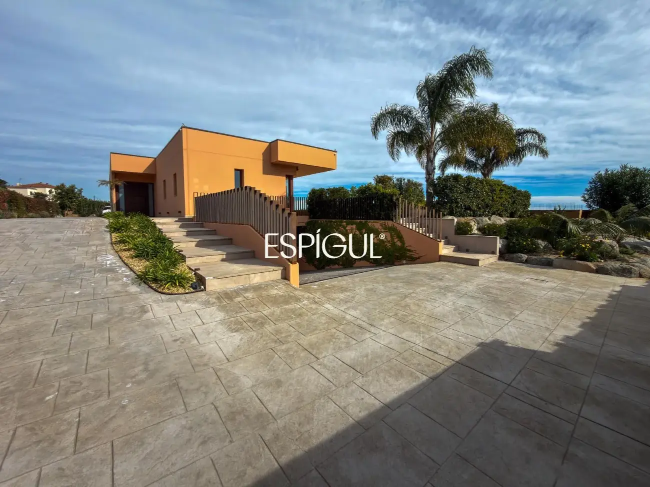 Exclusiva residencia contemporánea con vistas al mar en Sant Vicenç de Montalt