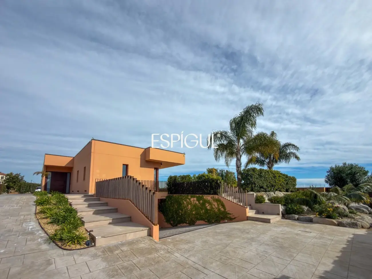 Exclusiva residencia contemporánea con vistas al mar en Sant Vicenç de Montalt