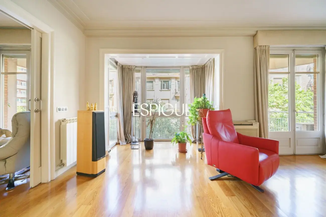 Exclusiva vivienda de 170 m² en una de las ubicaciones más cotizadas de l’Antiga Esquerra de l’Eixample.