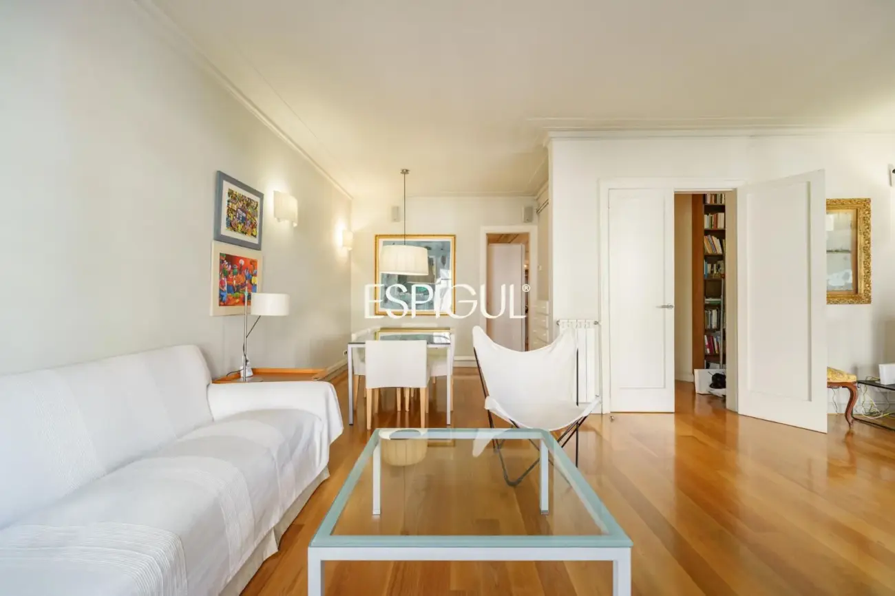 Exclusiva vivienda de 170 m² en una de las ubicaciones más cotizadas de l’Antiga Esquerra de l’Eixample.