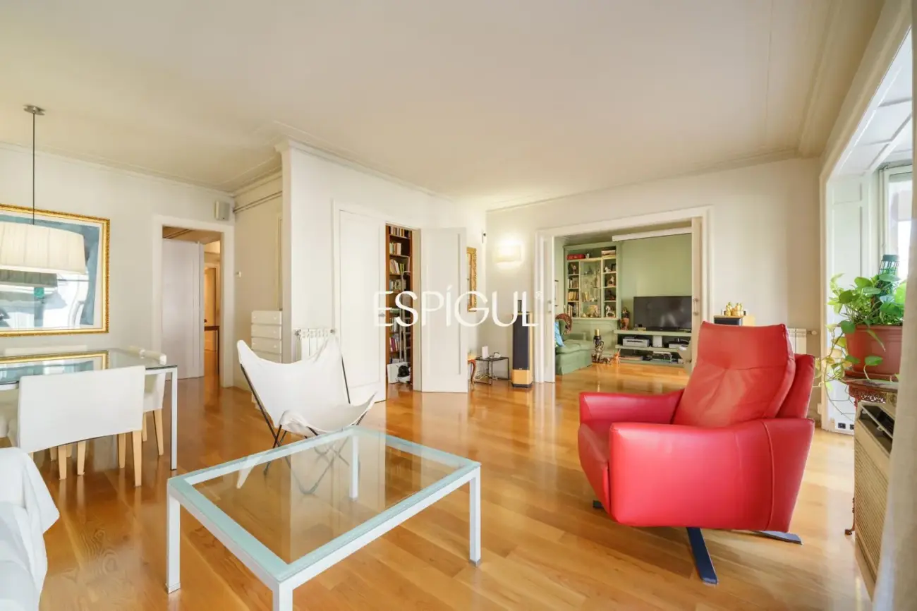Exclusiva vivienda de 170 m² en una de las ubicaciones más cotizadas de l’Antiga Esquerra de l’Eixample.