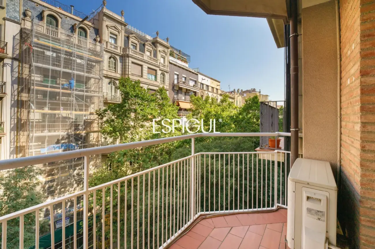 Exclusiva vivienda de 170 m² en una de las ubicaciones más cotizadas de l’Antiga Esquerra de l’Eixample.