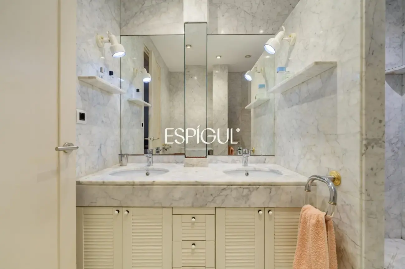 Exclusiva vivienda de 170 m² en una de las ubicaciones más cotizadas de l’Antiga Esquerra de l’Eixample.