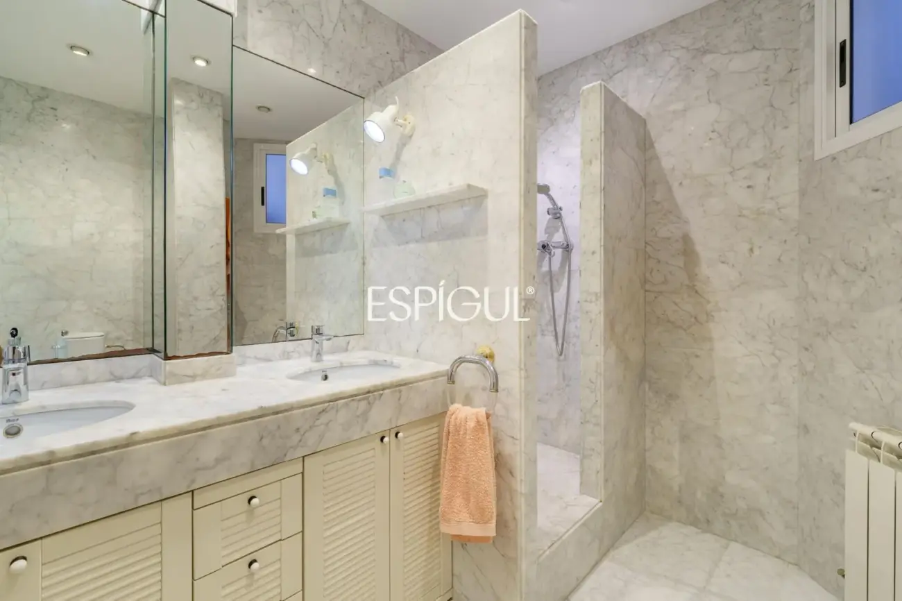 Exclusiva vivienda de 170 m² en una de las ubicaciones más cotizadas de l’Antiga Esquerra de l’Eixample.